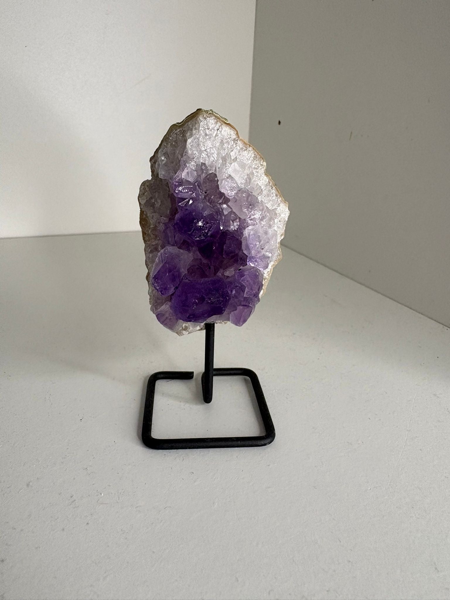 Amethist op pin