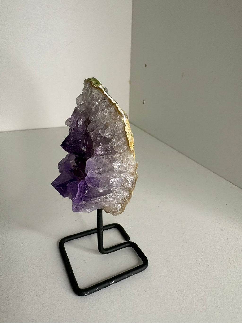 Amethist op pin