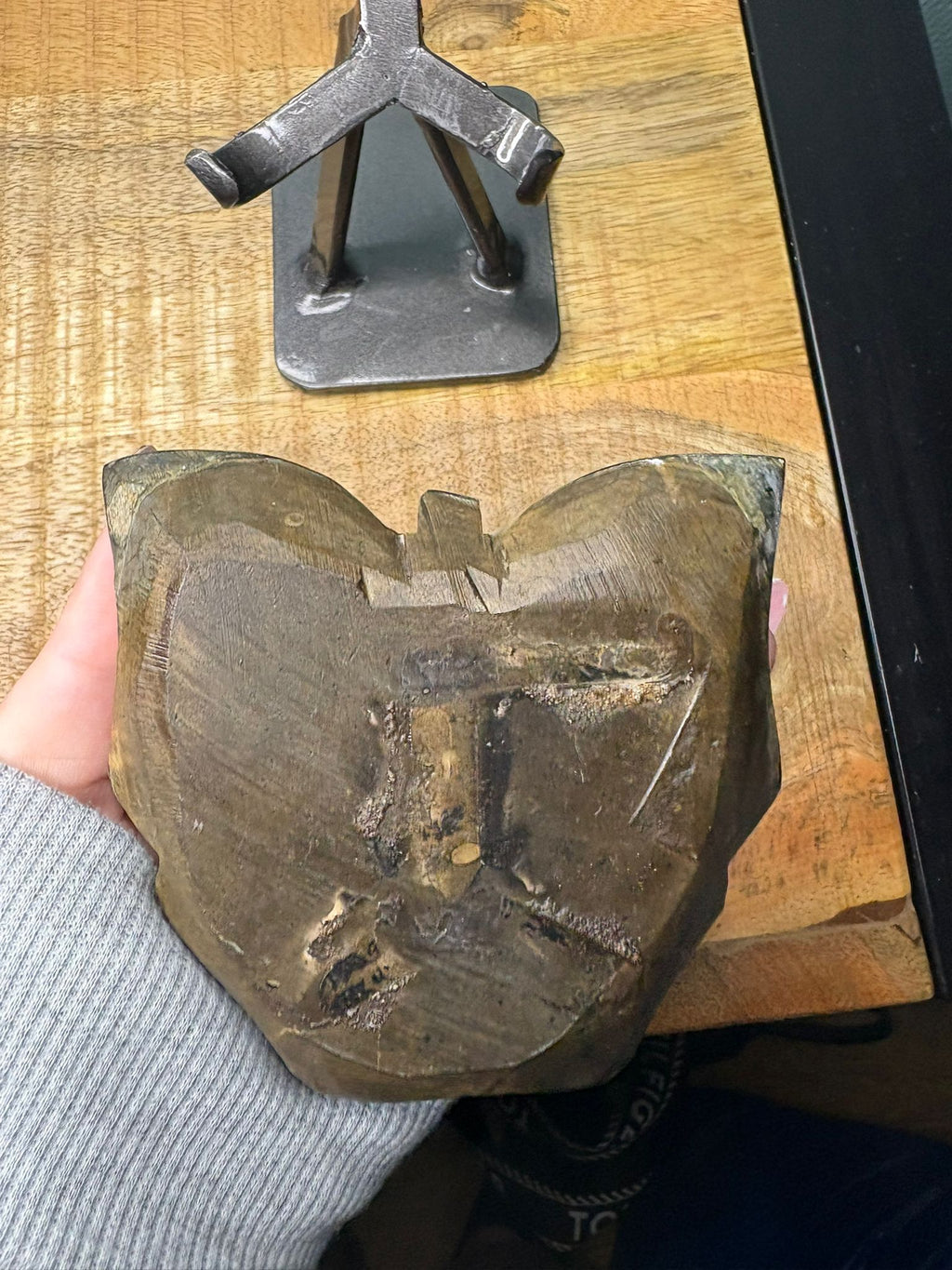 Amethist vlinder op standaard