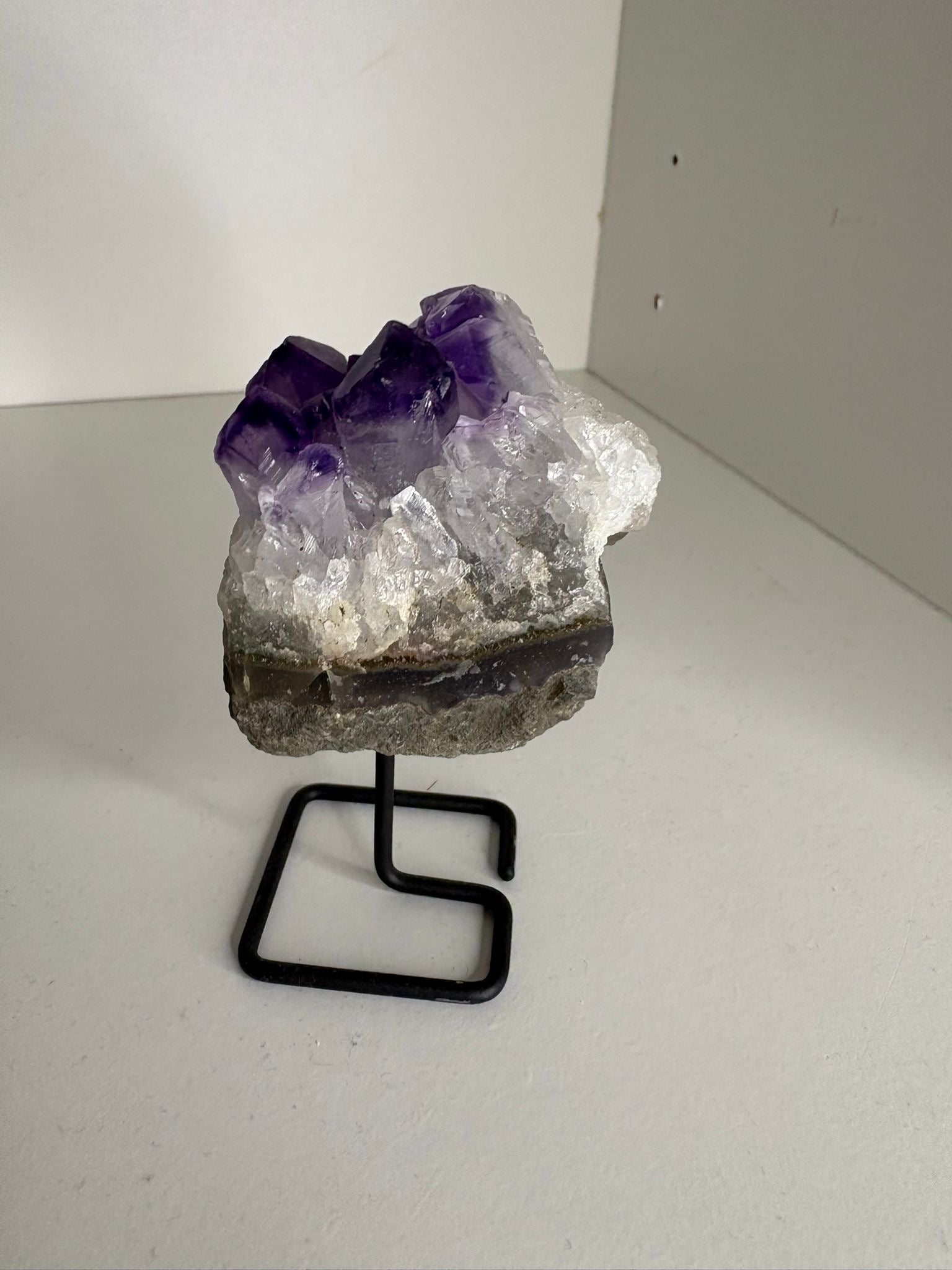 Amethist op pin