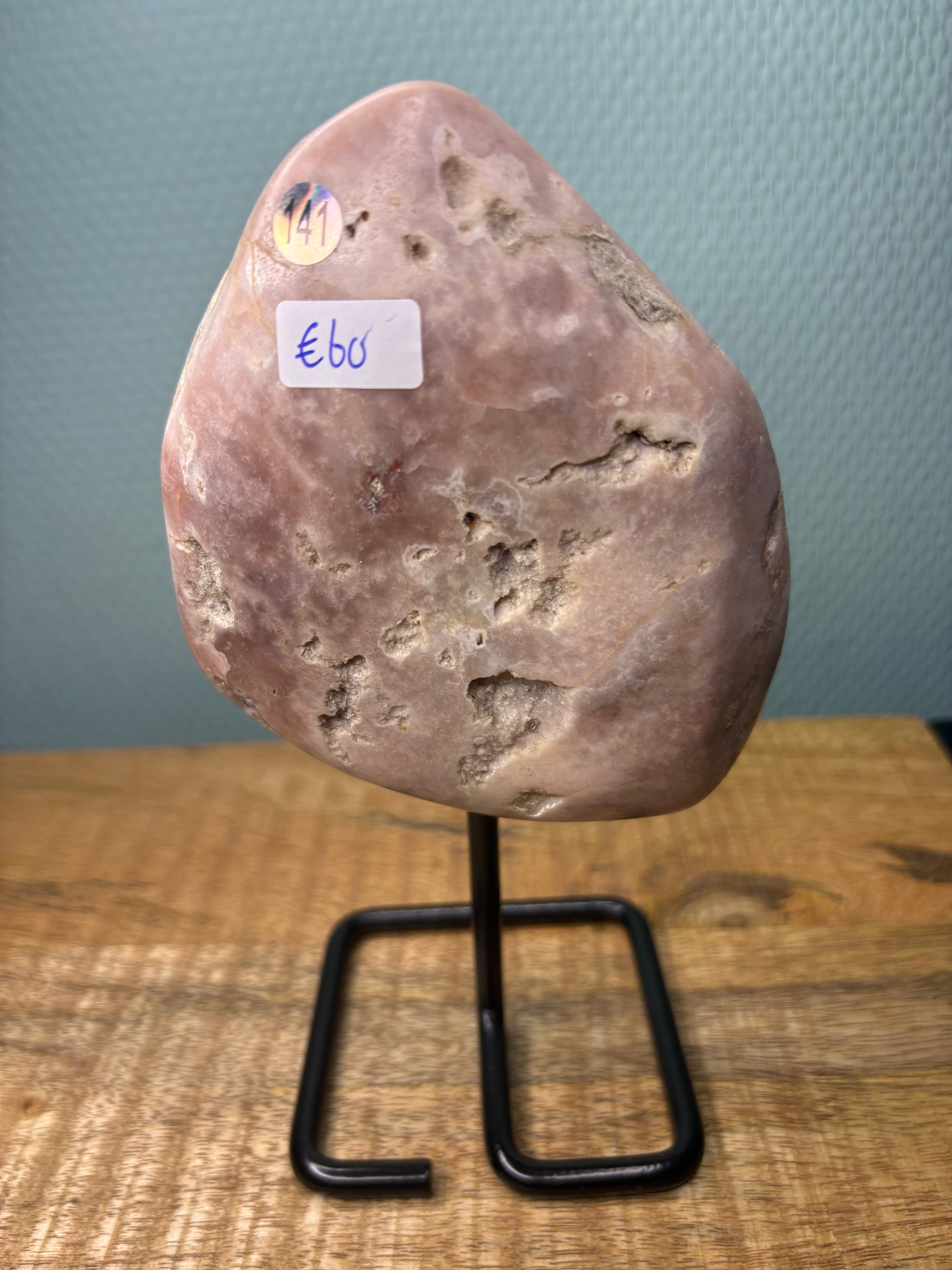 Roze amethist op pin